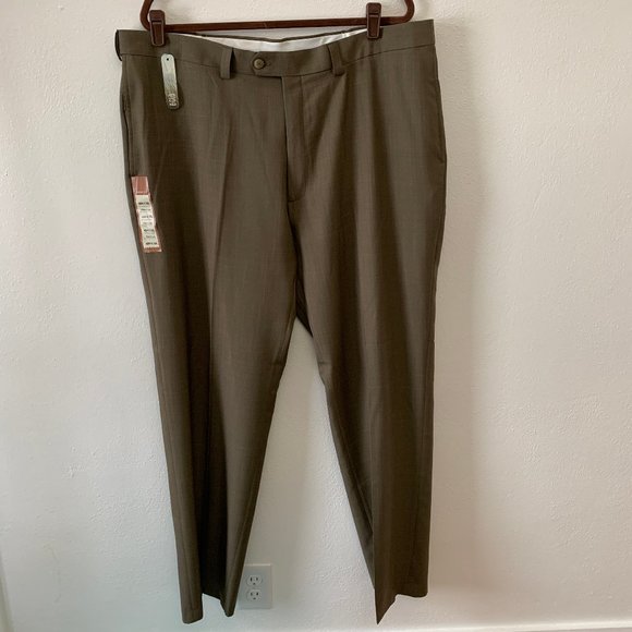 (T30) NWT Haggar Repreve Stria Men's Flat Front No Cuff Dress Pant, Khaki, 42x32